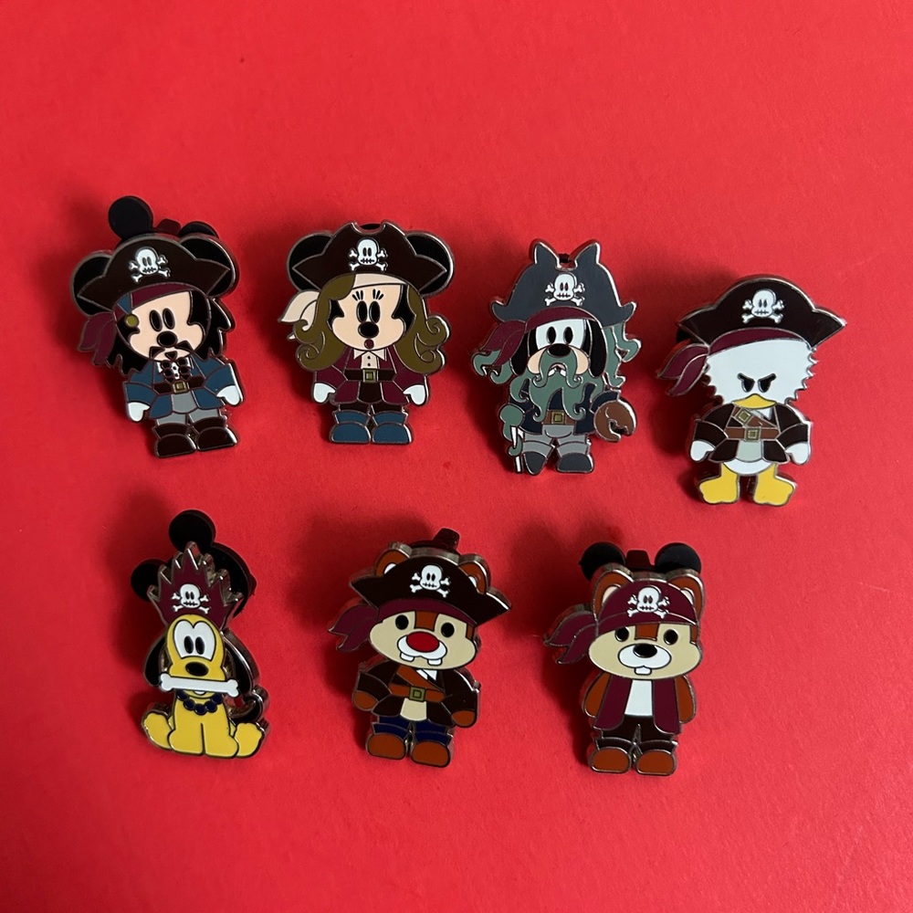 Disney World Pirates of the Caribbean Trading‎ Pins Mickey Minnie Goofy Pluto